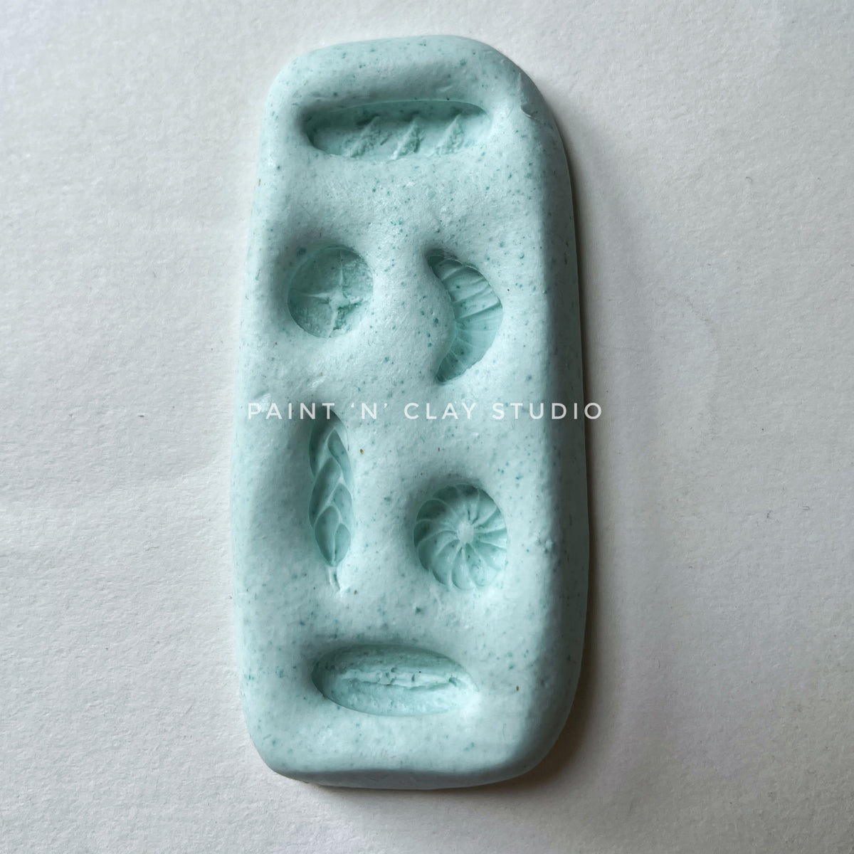 Mini Bread Mould 6-in-1